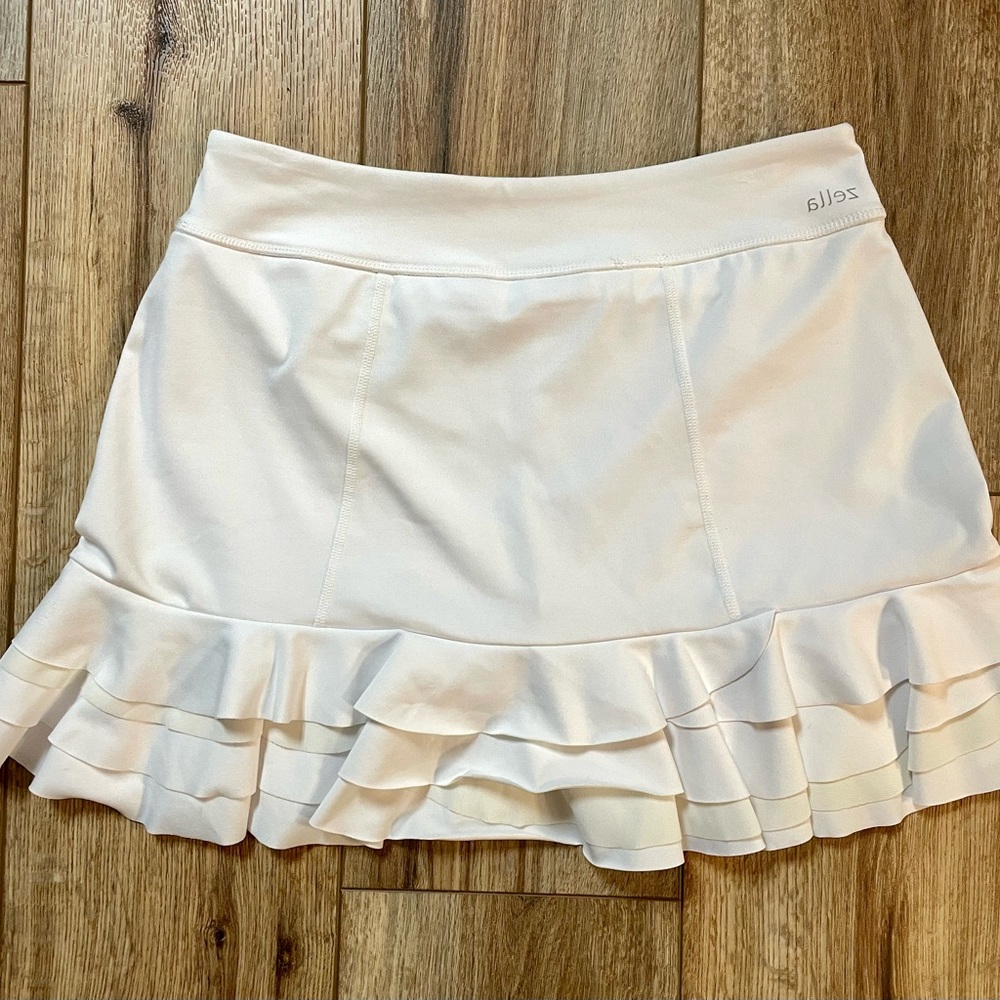 Zella Adorable White ruffle Skort!